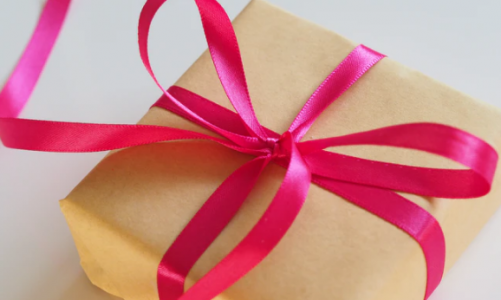 HOW CAN YOU MAKE IT PERSONAL WITH THE PERSONALIZED GIFTS?